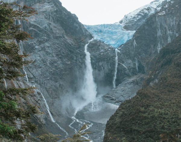 Ventisquero Colgante Glacier