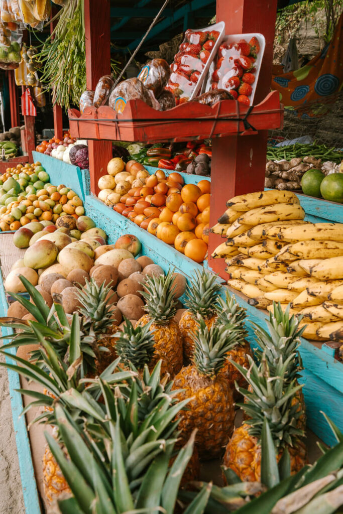 fruit market in Colombia