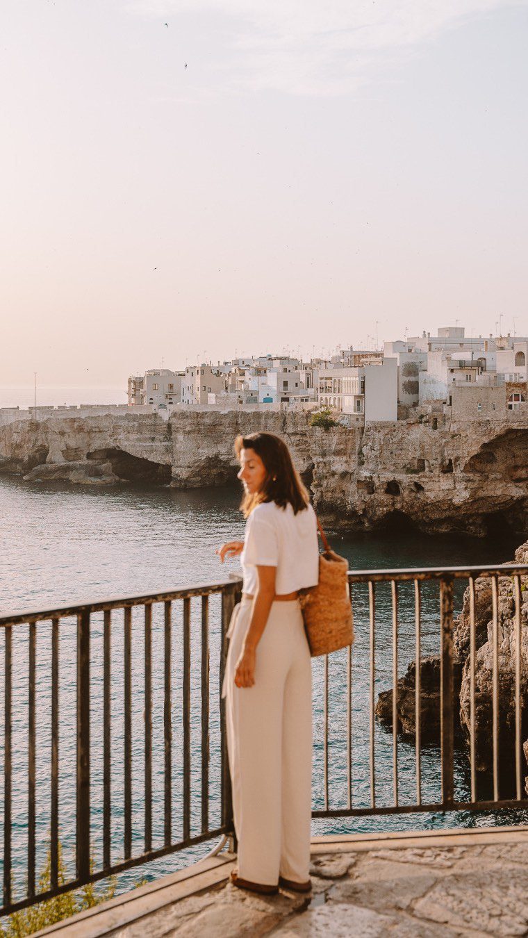 Slow mornings in Polignano a Mare 🤍✨ Still can’t get over these gorgeous terraces overlooking the ocean, the perfect spot for sunrise ✨#polignanoamare #polignano #polignanoamare❤️ #polignano_a_mare #thisispuglia