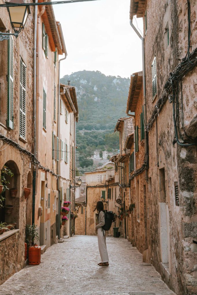 where to stay in Mallorca, beautiful town of Valldemossa