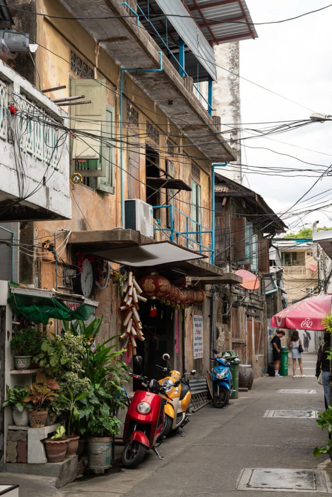 street in Talat Noi Bangkok thailand, a place to visit on a Bangkok itinerary 4 days