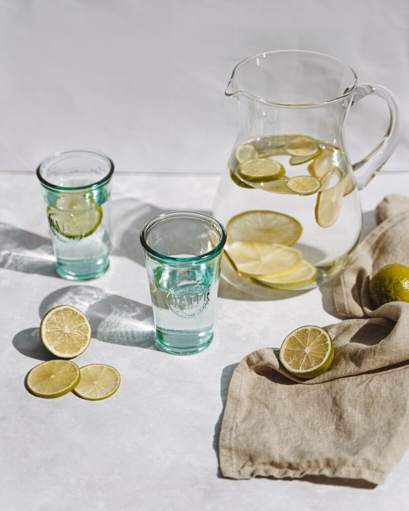 best ways to hydrate, lemon water