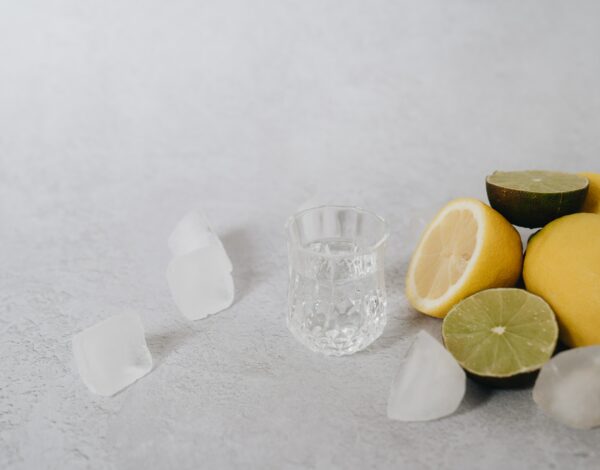 glass of water, ice and lemon, best ways to hydrate