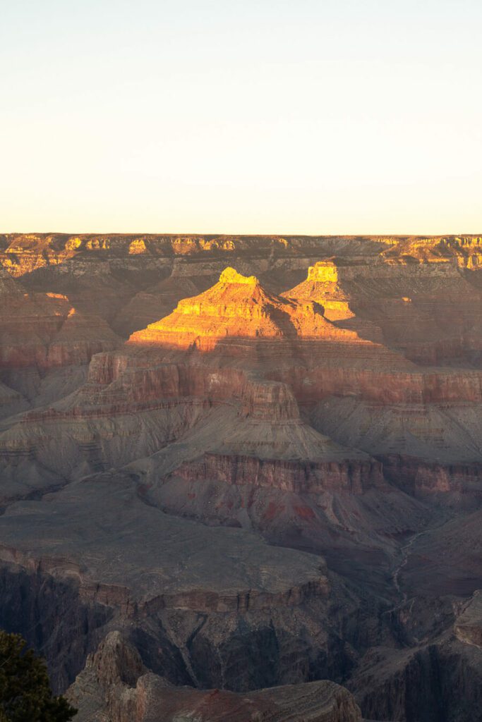 grand Canyon at sunset, the best time to visit