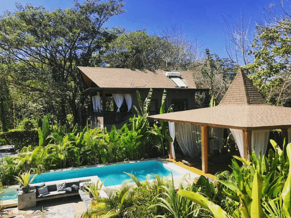 where to stay in Santa Teresa Costa Rica, cabins and a pool