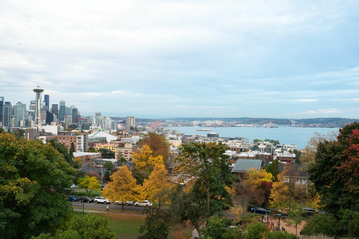 seattle in the fall from kerry park