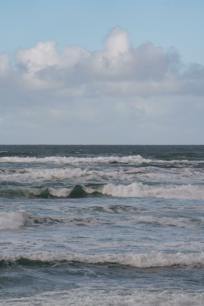 waves detail on the Oregon coast