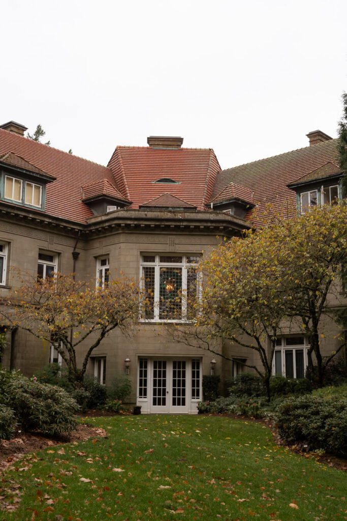 front view of Pittock mansion in Portland oregon