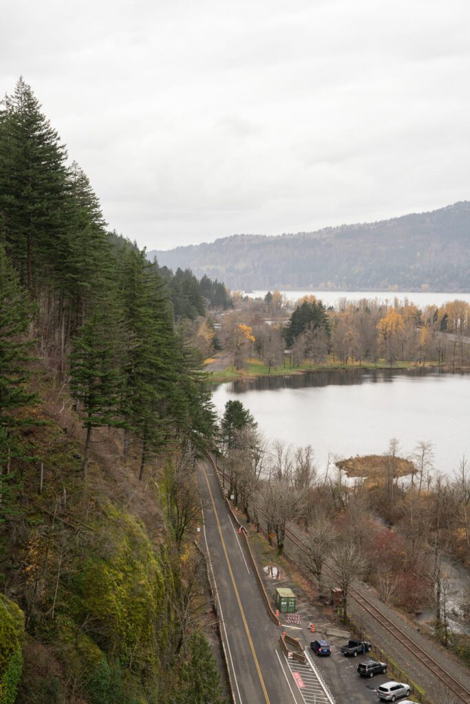 Columbia river highway with car park in oregon in the fall