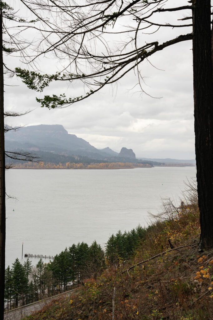 View of Columbia river from Multnomah falls trail