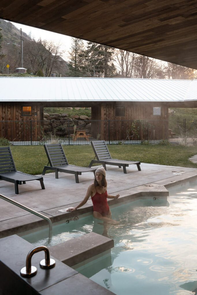 woman in a outdoor hot tub at the society hotel, bingen