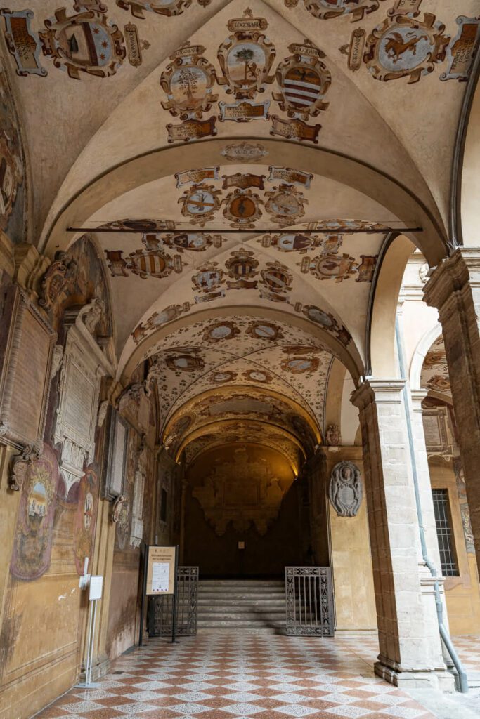 bologna itinerary, visiting the Archiginnasio and Anatomical Theatre