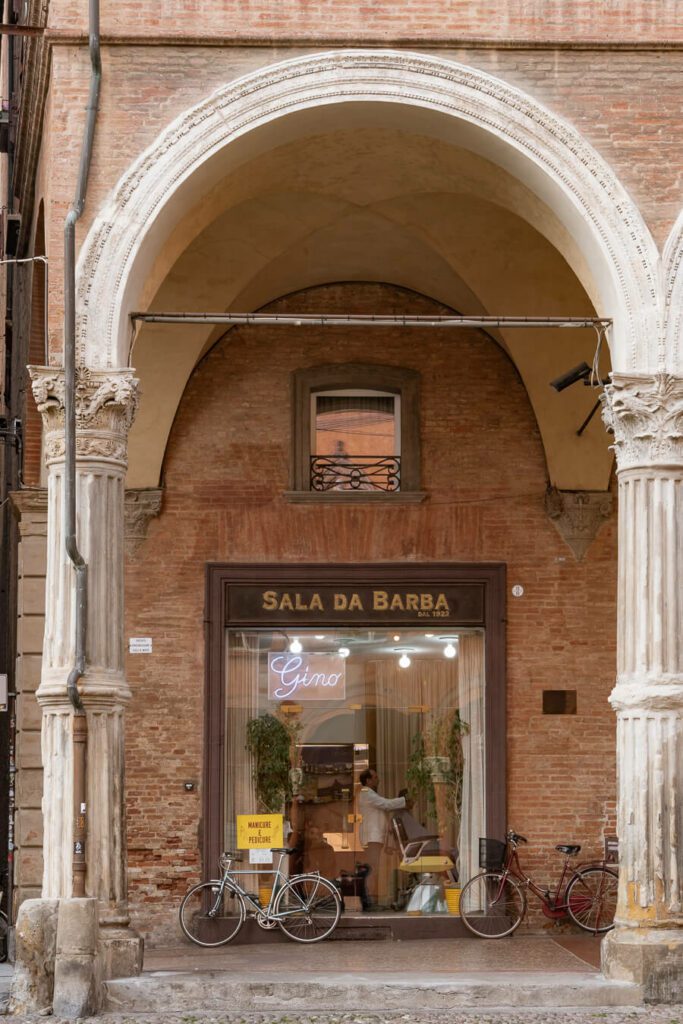 barber shop in Bologna italy