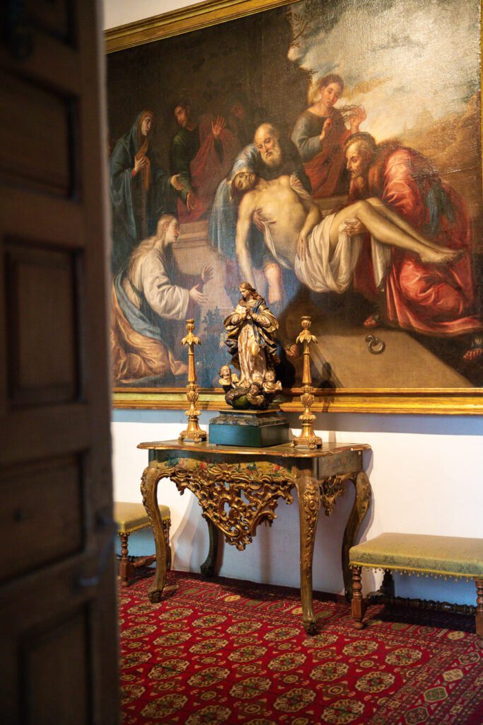 religious sculpture and painting in palacio viana