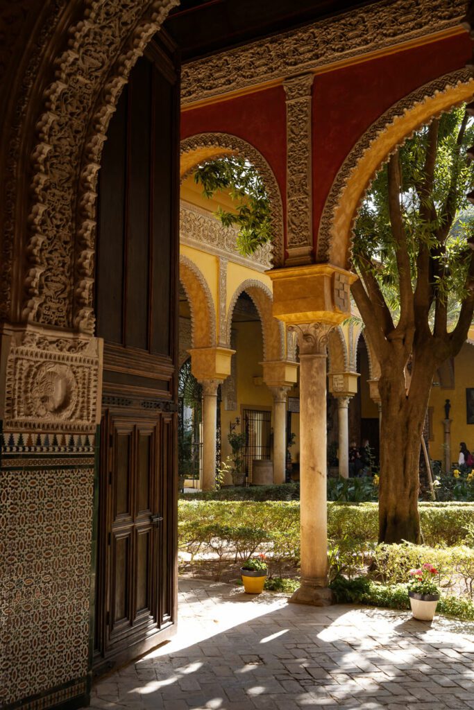 Palacio de Las Dueñas courtyard seville