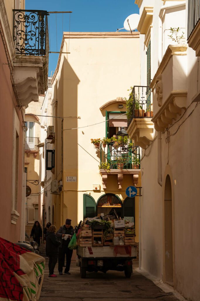 vegetable truck in gallipoli center