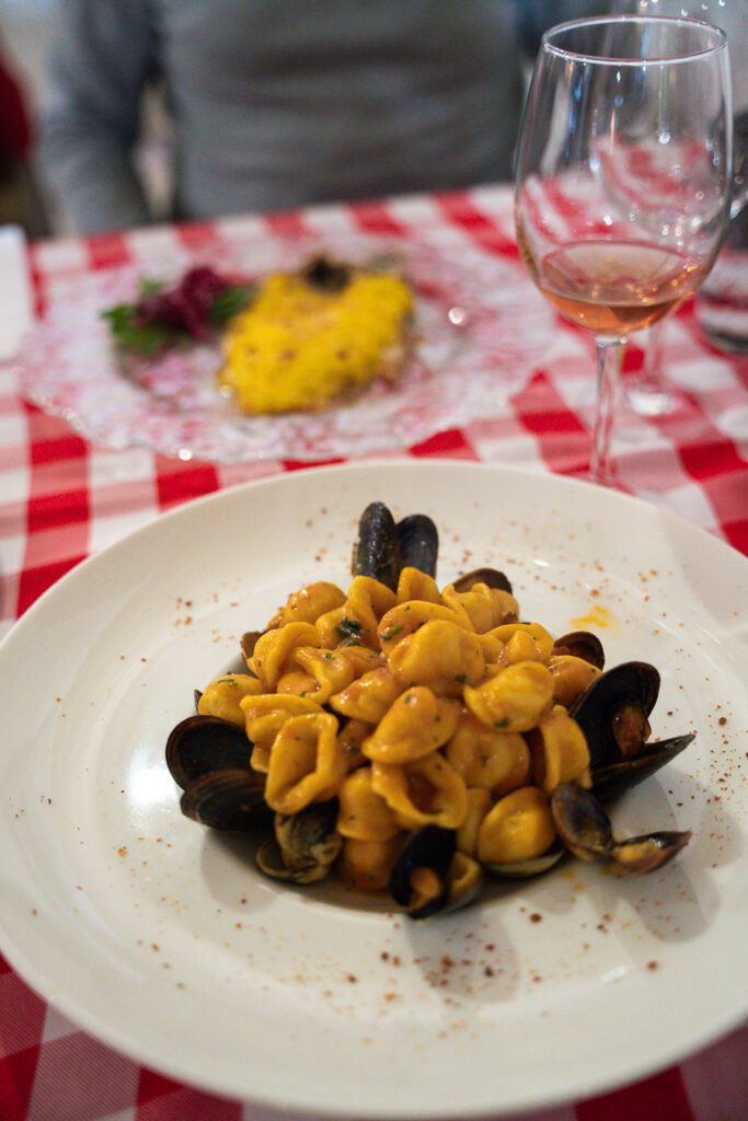 things to do in gallipoli, enjoy a meal