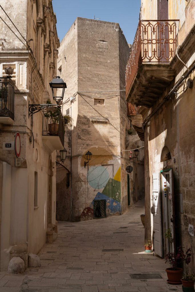 street with art in grottaglie