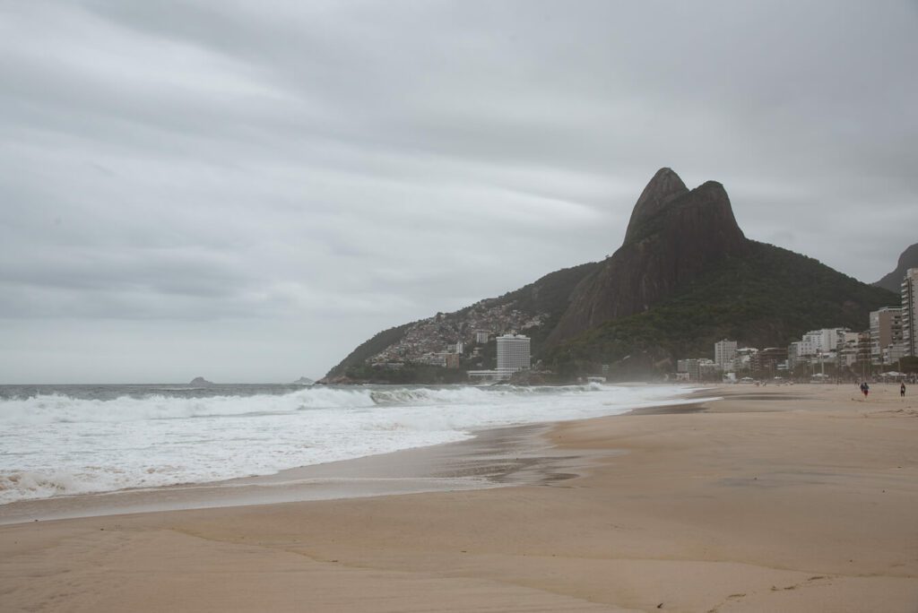 Ipanema beach on a cloudy day, rio de janeiro