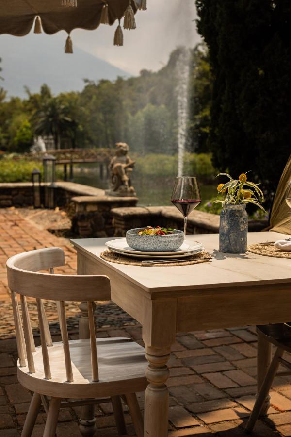 villa bokeh garden meal