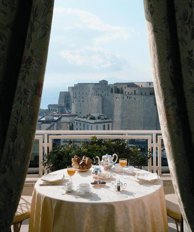 Grand Hotel Vesuvius naples breakfast view