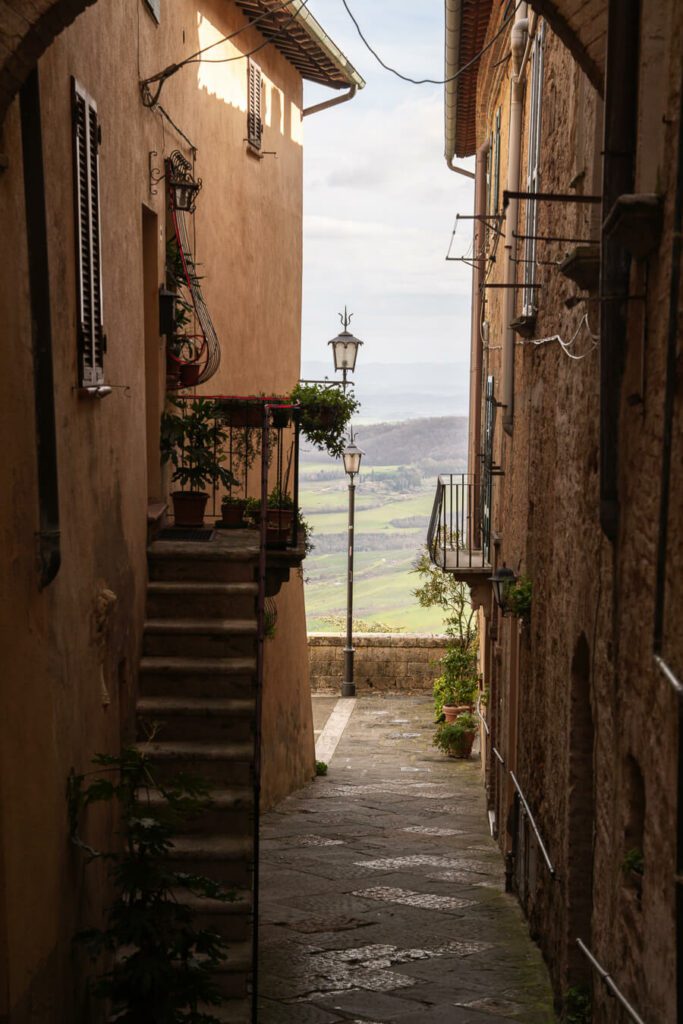 an alley in montepulciano italy