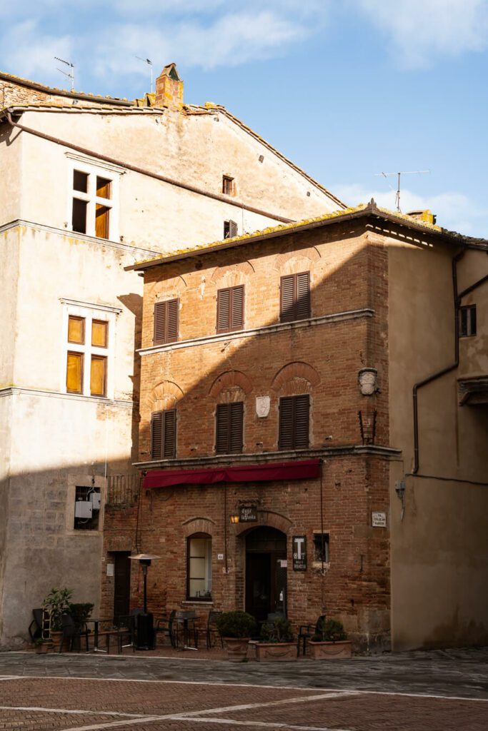 il posto caffe and main piazza in pienza