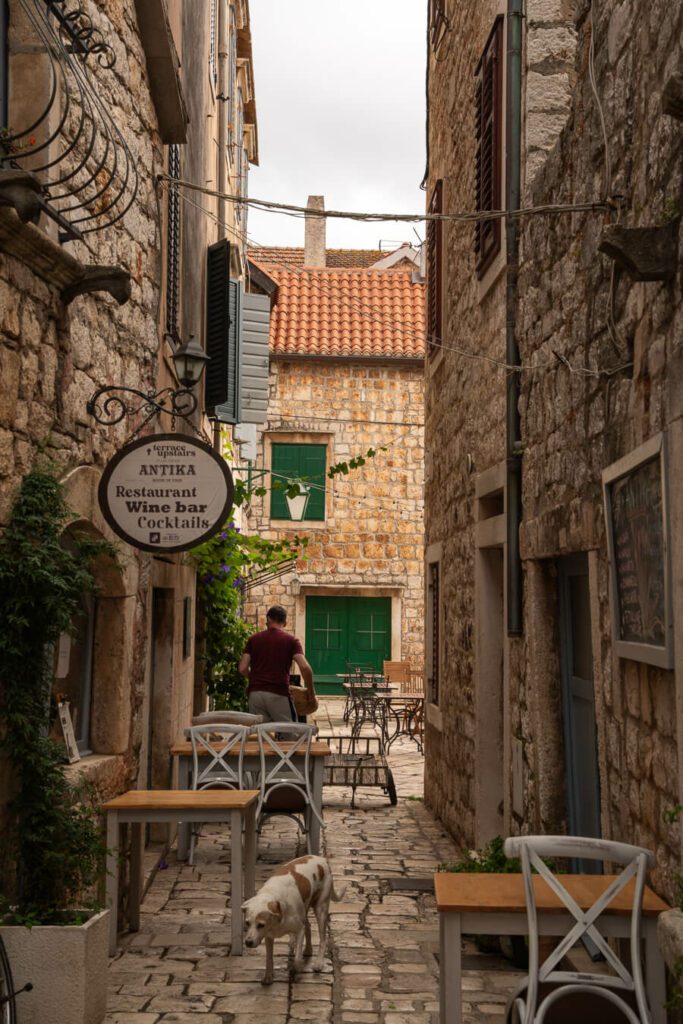 antika restaurant in stari grad hvar