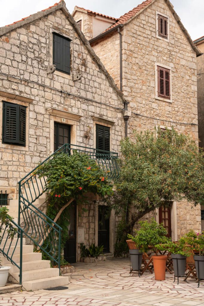 Skor Square in stari grad hvar