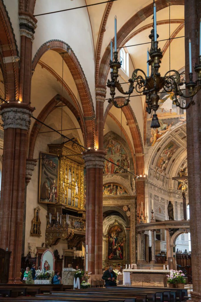 Verona duomo interior