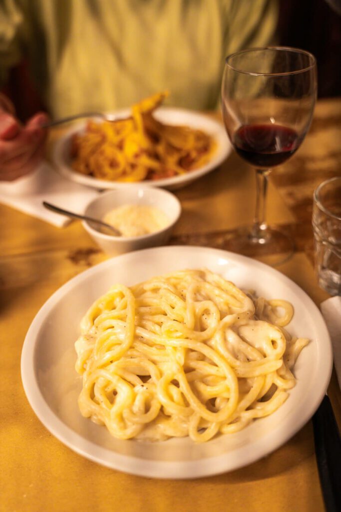 cacio pepe pasta in siena osteria