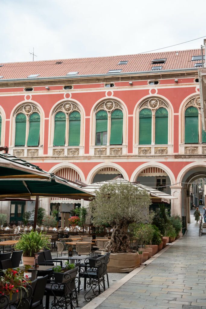outdoor dining in split croatia