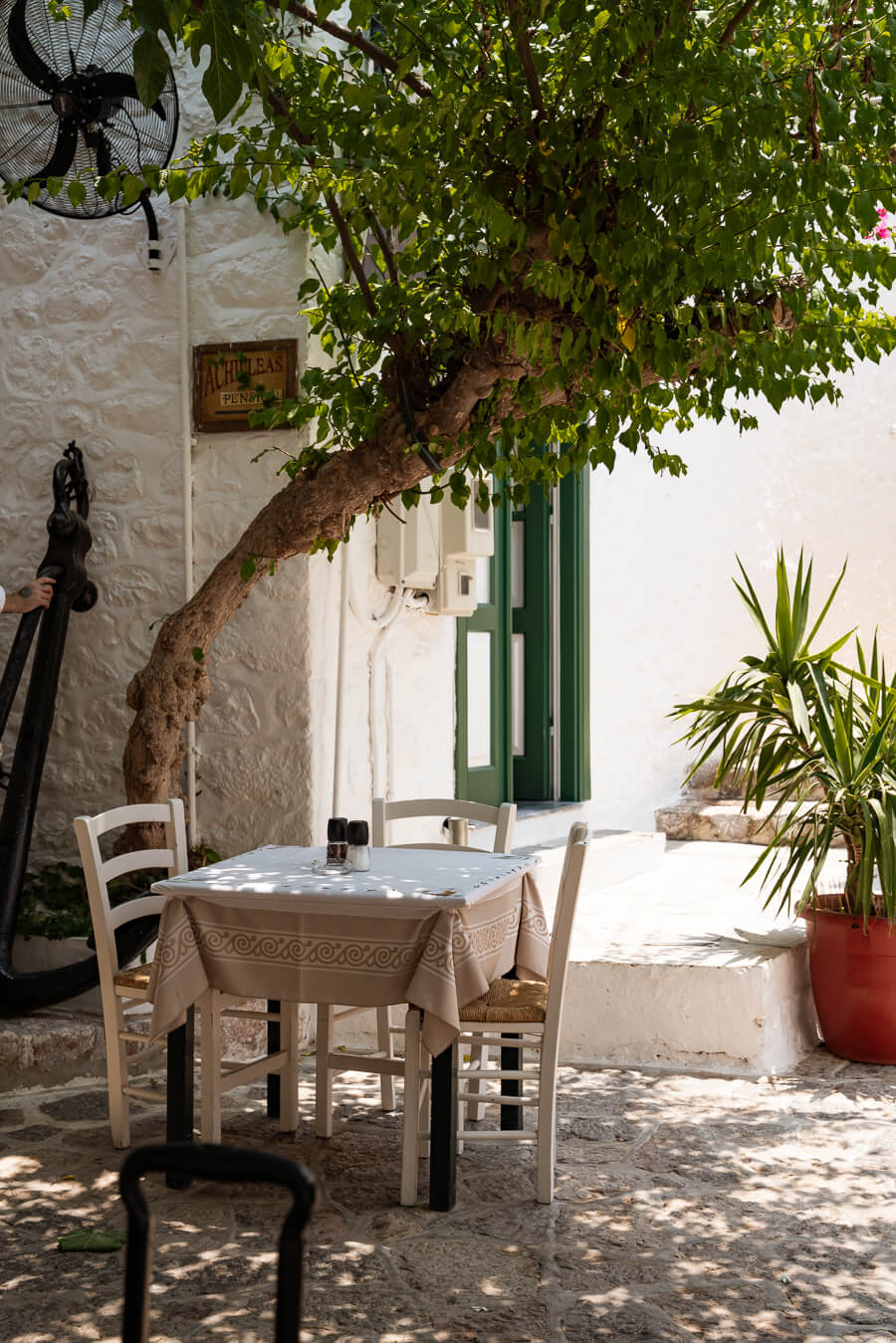restaurant table in hydra greece