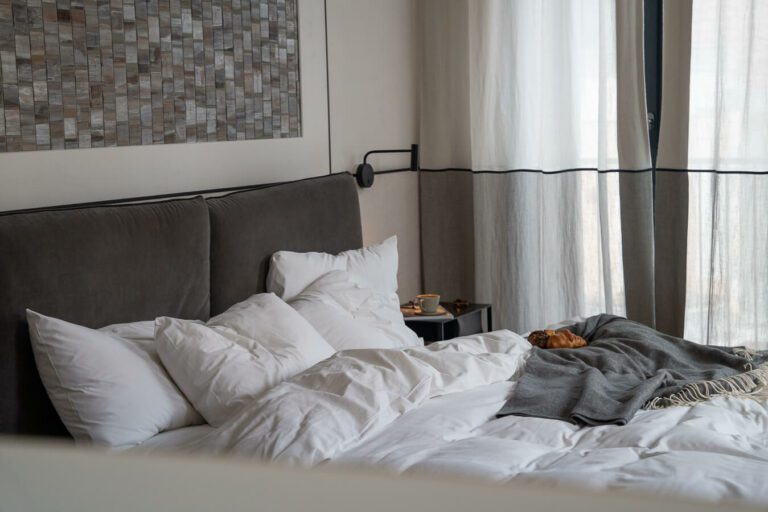 hotel bed with coffee and breakfast in juno sofia