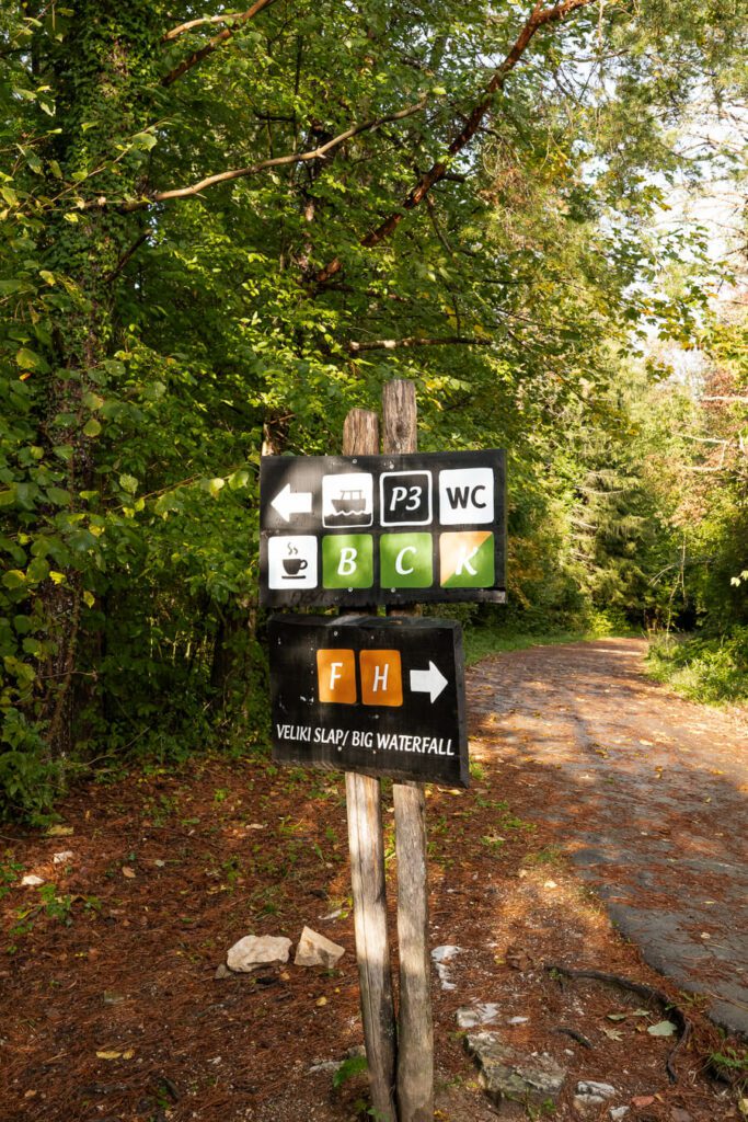 trail signage at plitvice lakes