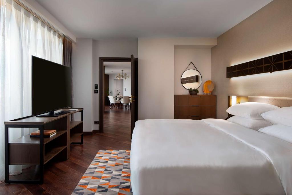 guest suite at hyatt regency