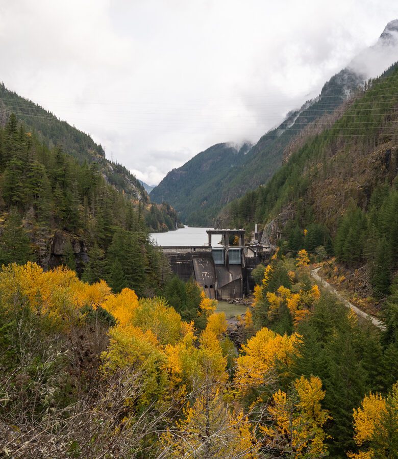 thanksgiving vacation ideas- mountain scene with fall foliage