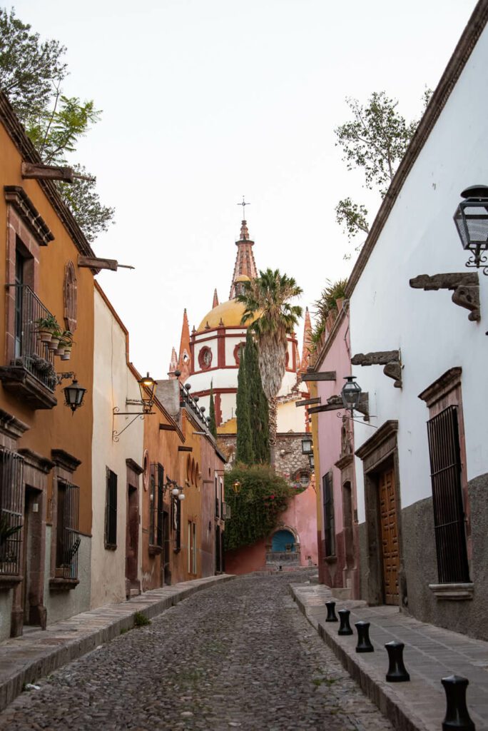 scenic street in san miguel de allende, a great thanksgiving destination
