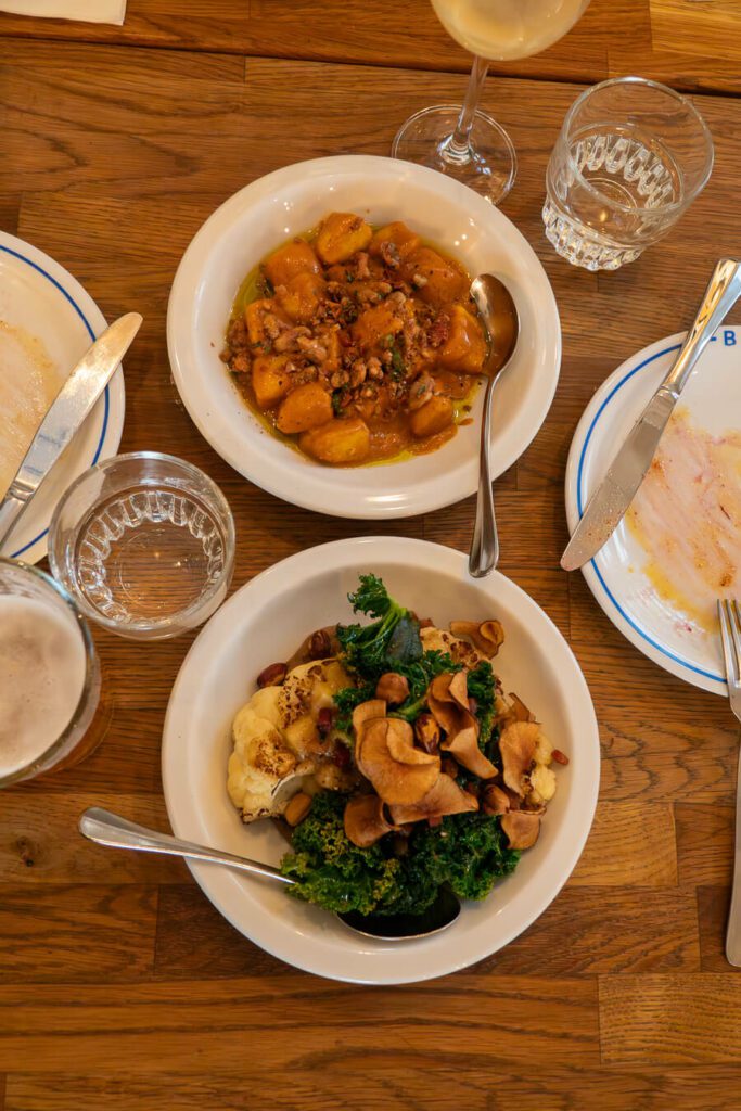 sharing dishes at Bibenda warsaw