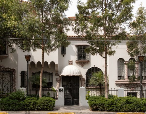 a large mansion on casona in la condesa mexico city