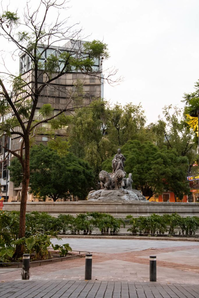 fuente de cibeles in roma norte mexico city