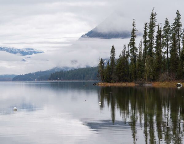 leavenworth lake in washington in winter