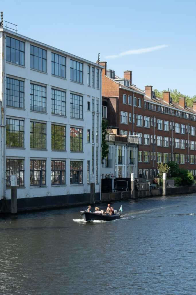 canal in delfshaven rotterdam