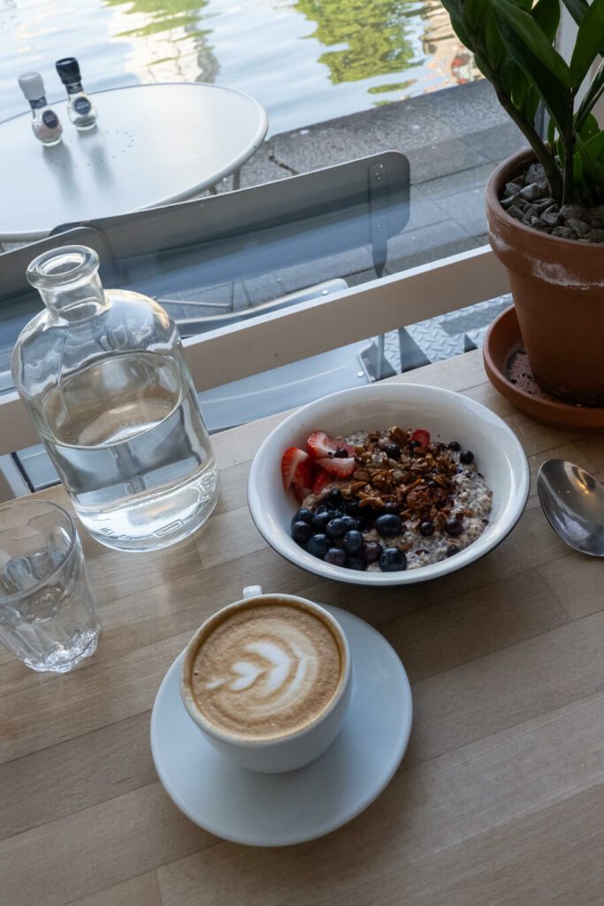 breakfast at harvest cafe rotterdam