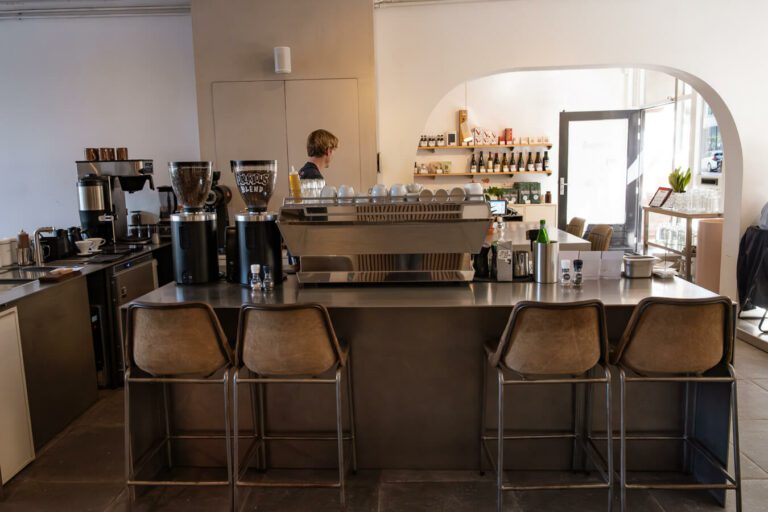 harvest cafe counter rotterdam