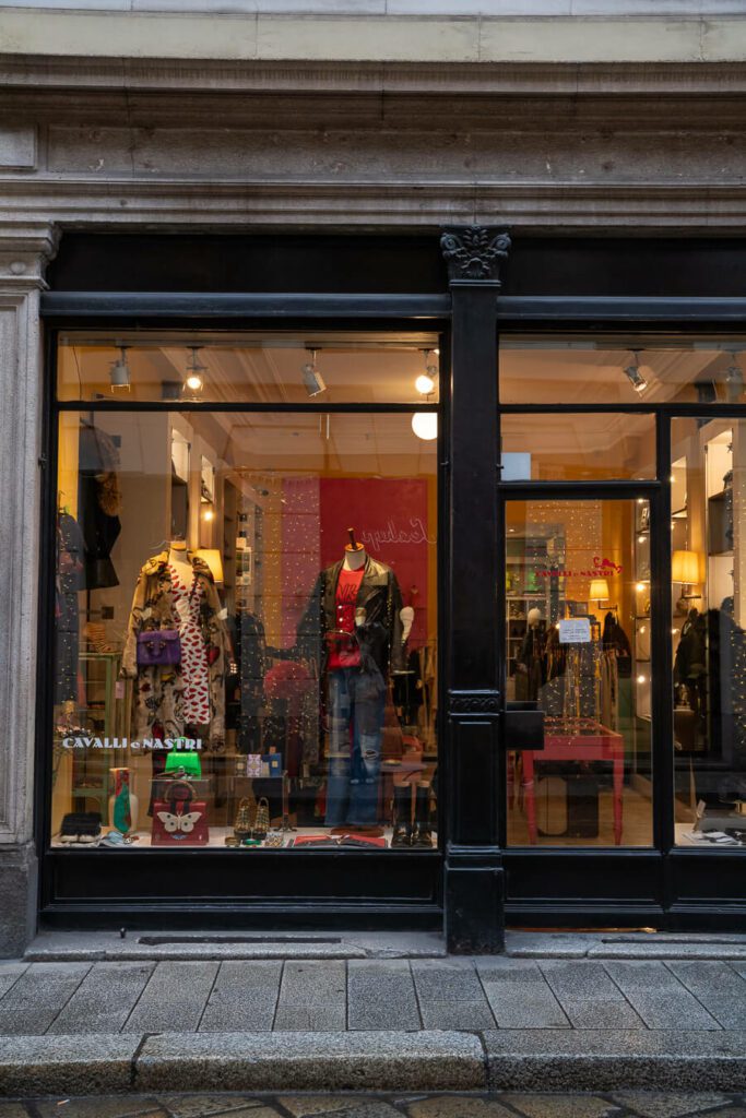 vintage store in Brera milano