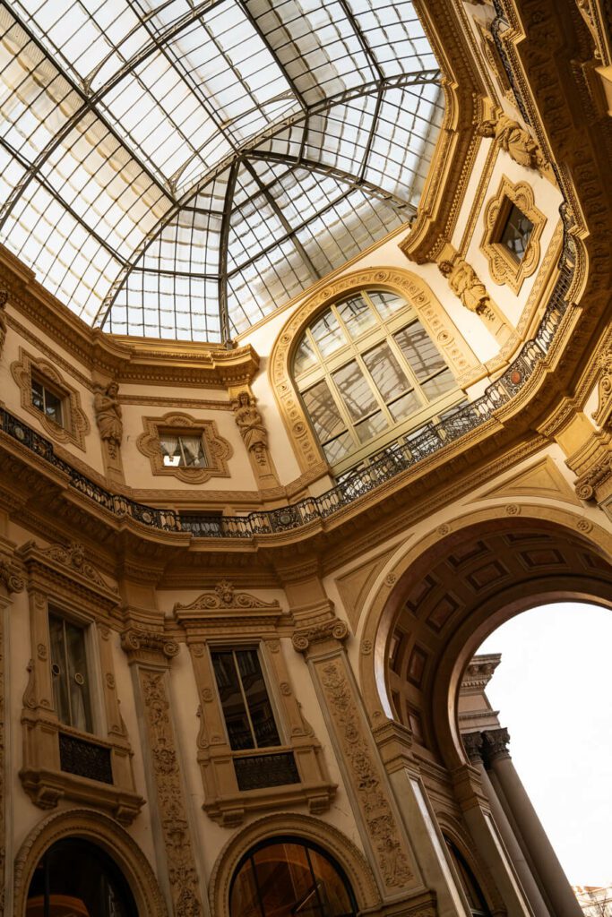 Galleria Vittorio Emanuele II interior milan